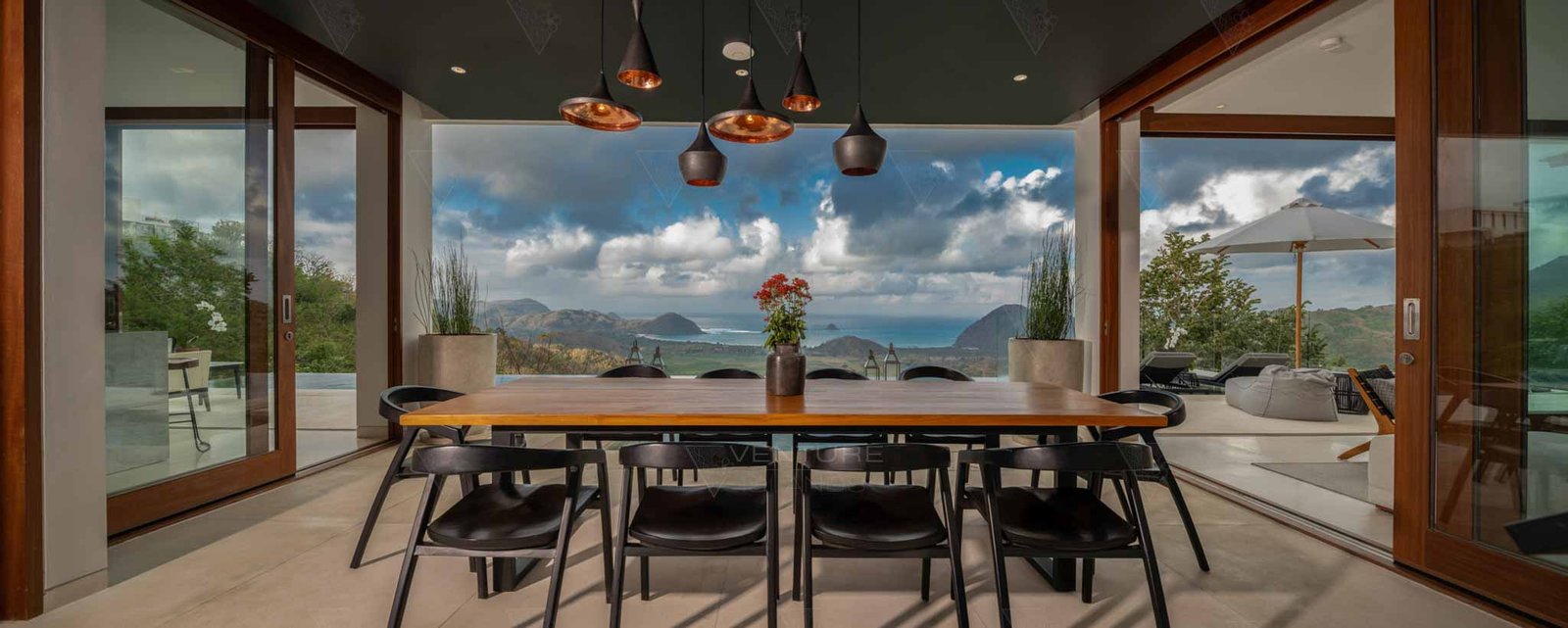 EH - Selong Selo - 2 bedroom - Dining area with magnificient view